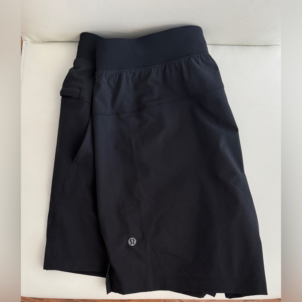 Lululemon Zeroed In Linerless Short 5” Size Medium - BLACK